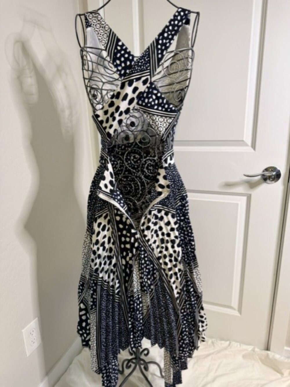 Express Blue Patchwork Criss Cross Halter Pleated Handkerchief Midi Dress size 8 - Picture 5 of 11